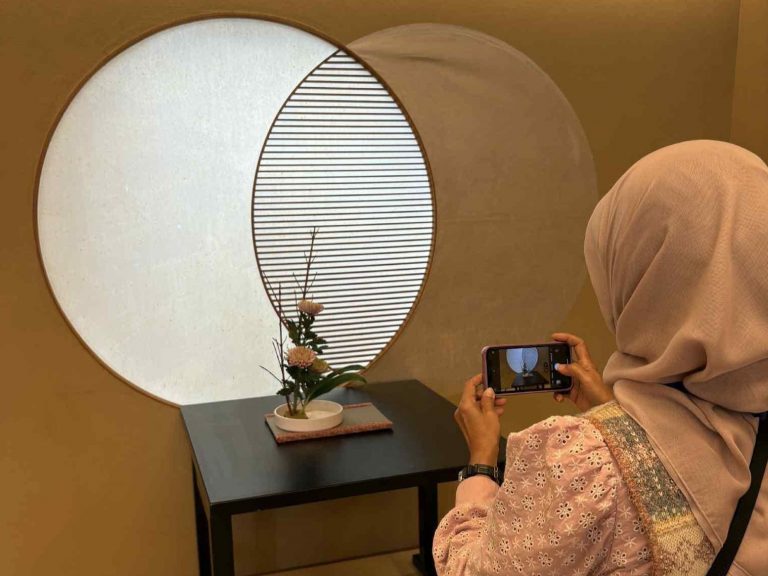 Ikebana Flower Arrangement Experience